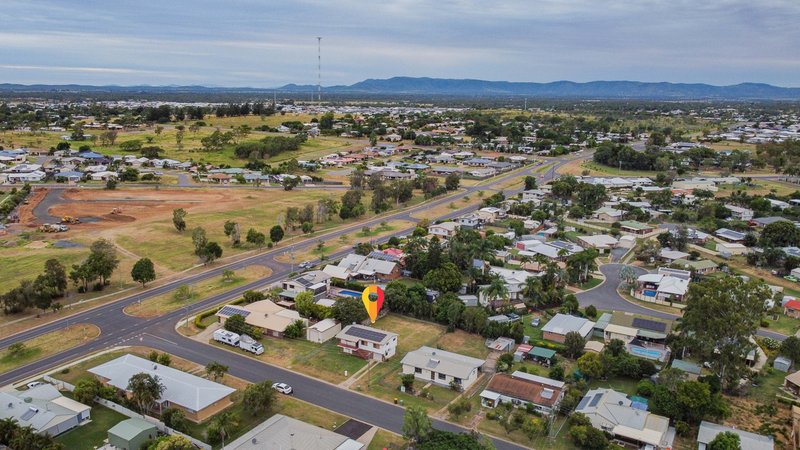 Photo - 2 Labanka Crescent, Gracemere QLD 4702 - Image 15