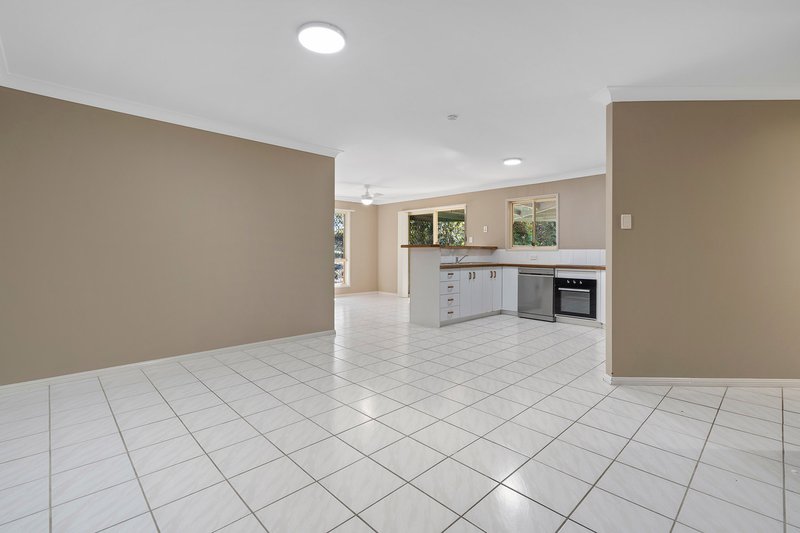 Photo - 2 Lagrange Court, Shailer Park QLD 4128 - Image 5