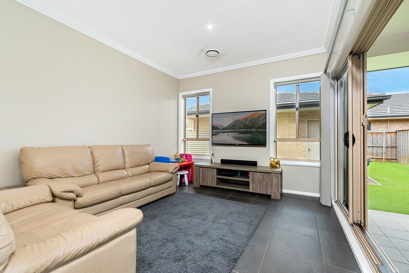 Photo - 2 Laimbeer Place, Penrith NSW 2750 - Image 2