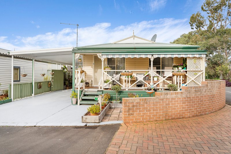 2 Lakeline Drive, Kanahooka NSW 2530