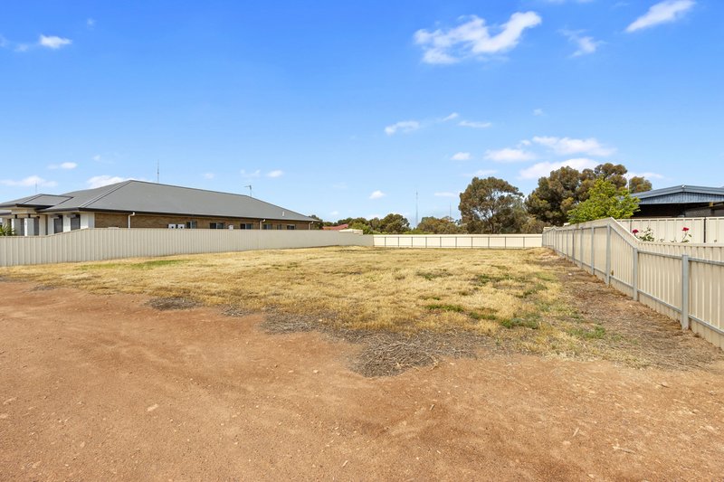 Photo - 2 Lamshed Street, Kadina SA 5554 - Image 8