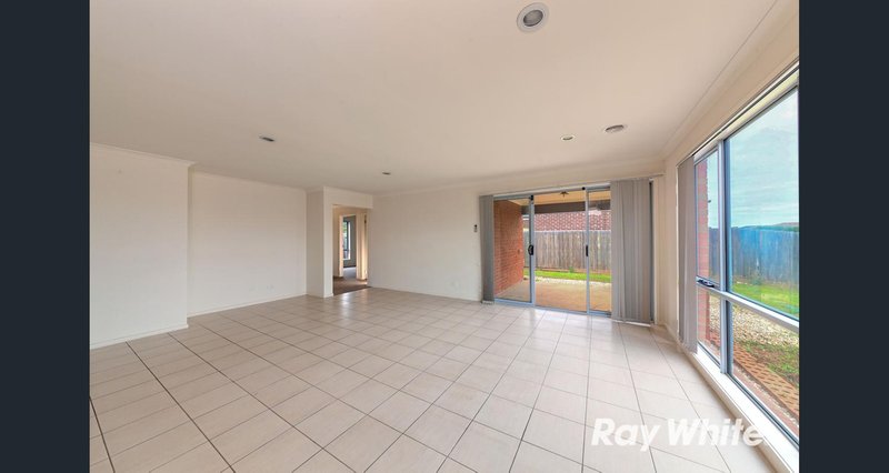 Photo - 2 Landscape Drive, Truganina VIC 3029 - Image 8