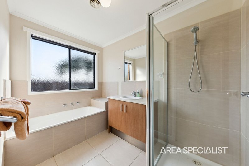 Photo - 2 Lapis Street, Koo Wee Rup VIC 3981 - Image 9