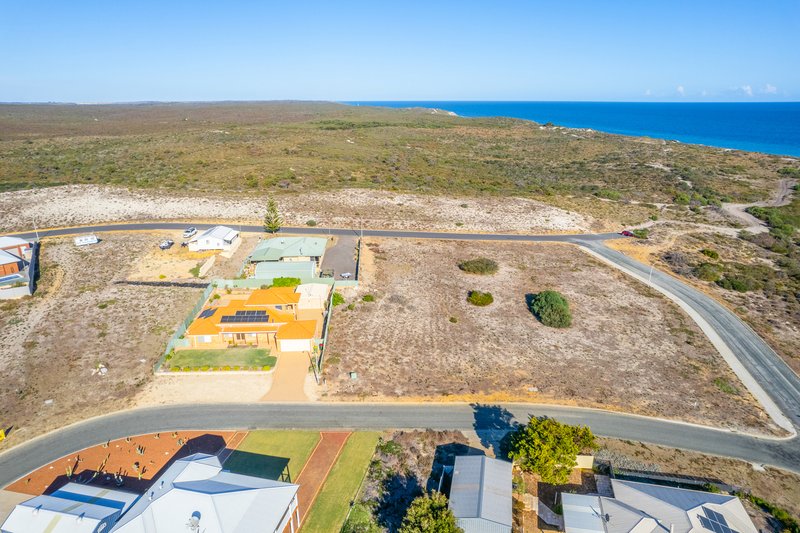 Photo - 2 Larwood Elbow , Seabird WA 6042 - Image 7