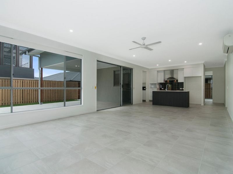 Photo - 2 Laurel Drive, Helensvale QLD 4212 - Image 5