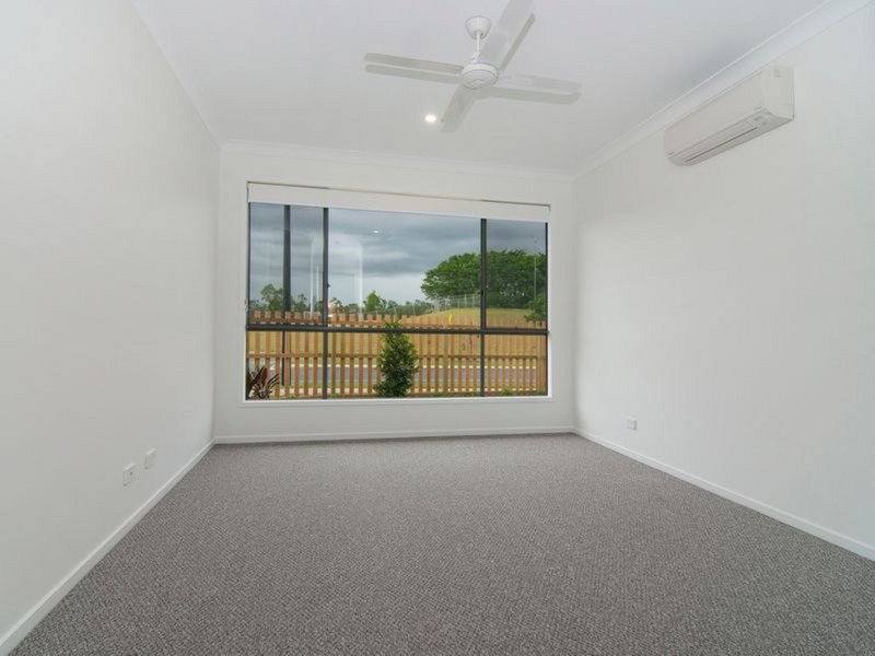 Photo - 2 Laurel Drive, Helensvale QLD 4212 - Image 7