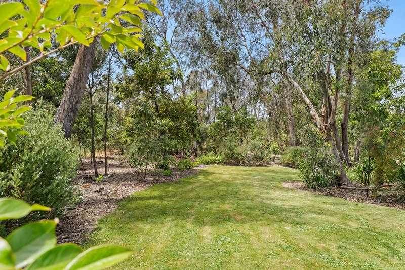 Photo - 2 Leared Drive, Kyneton VIC 3444 - Image 20