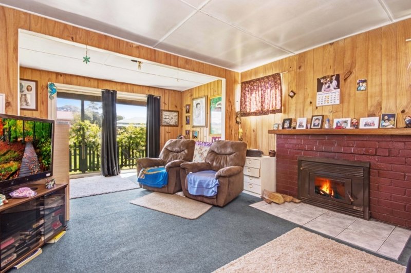 Photo - 2 Lenborough Street, Beauty Point TAS 7270 - Image 2