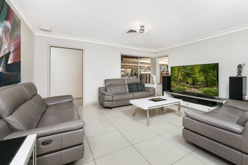 Photo - 2 Lentara Court, Georges Hall NSW 2198 - Image 2