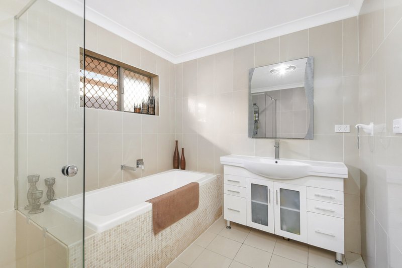 Photo - 2 Lentara Court, Georges Hall NSW 2198 - Image 7