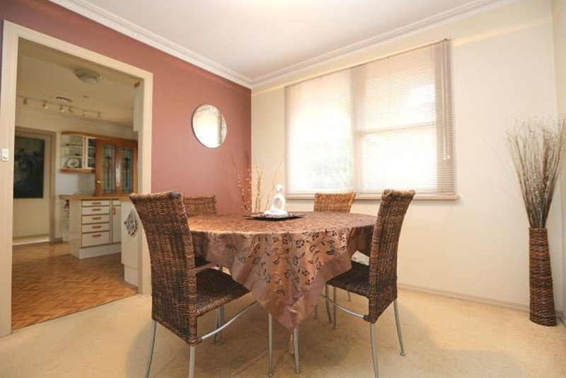 Photo - 2 Leon Avenue, Georges Hall NSW 2198 - Image 6