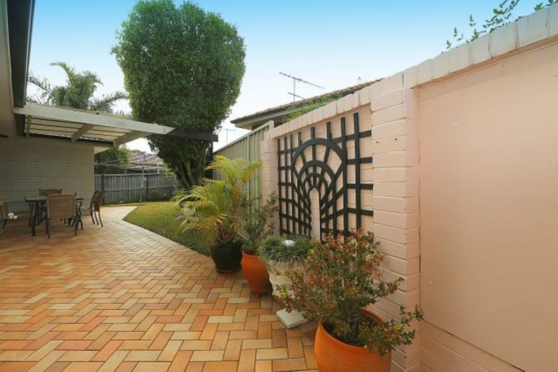 Photo - 2 Leon Avenue, Georges Hall NSW 2198 - Image 18