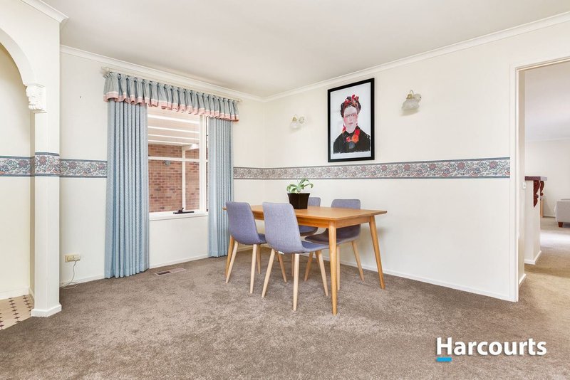 Photo - 2 Leonard Avenue, Berwick VIC 3806 - Image 5