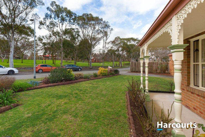 Photo - 2 Leonard Avenue, Berwick VIC 3806 - Image 13