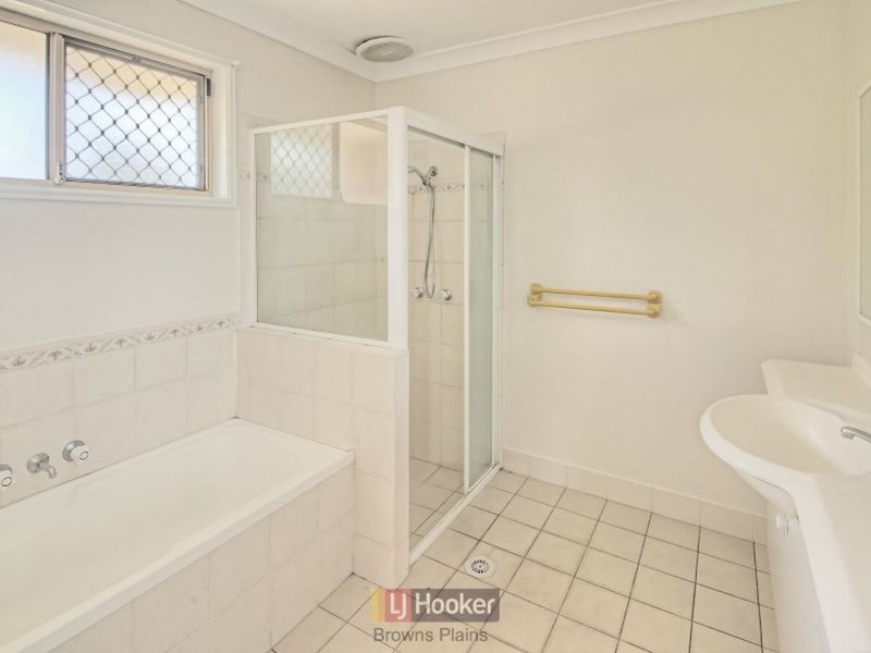 Photo - 2 Lewis Place, Calamvale QLD 4116 - Image 4