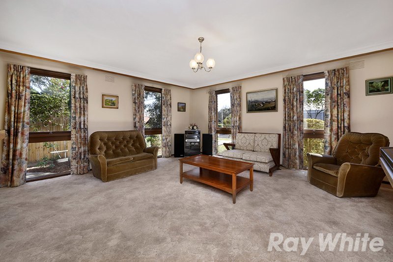 Photo - 2 Lexton Court, Vermont South VIC 3133 - Image 2