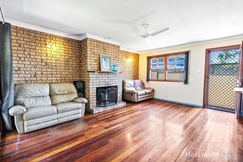 Photo - 2 Liana Court, Regents Park QLD 4118 - Image 5