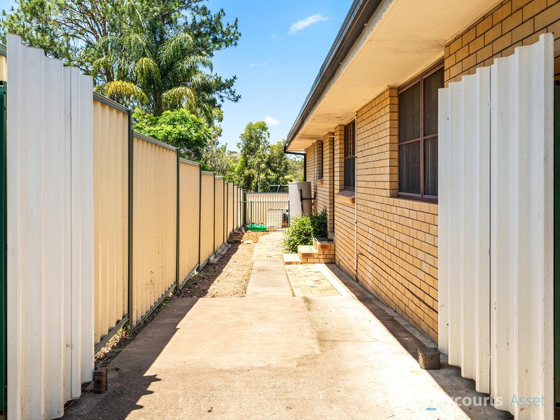 Photo - 2 Liana Court, Regents Park QLD 4118 - Image 22