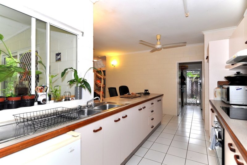 Photo - 2 Linden Street, Clifton Beach QLD 4879 - Image 9