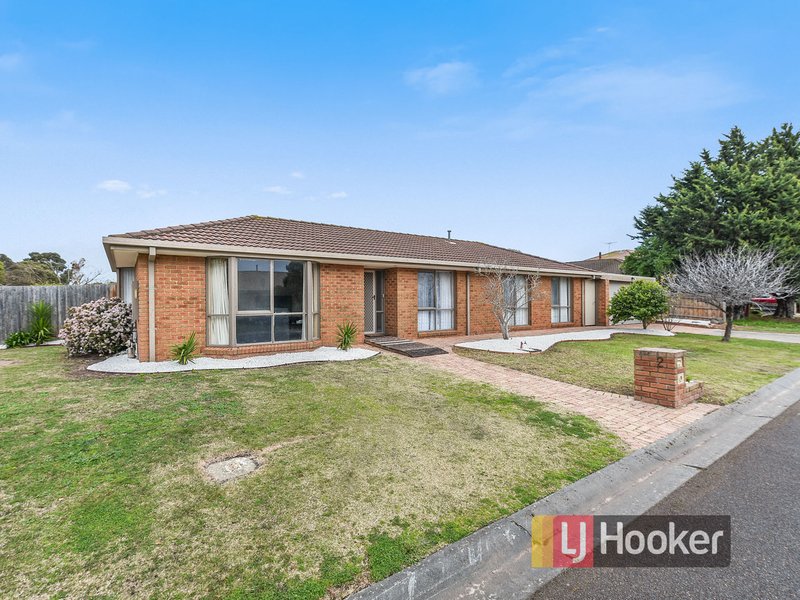 2 Lindenow Court, Cranbourne North VIC 3977