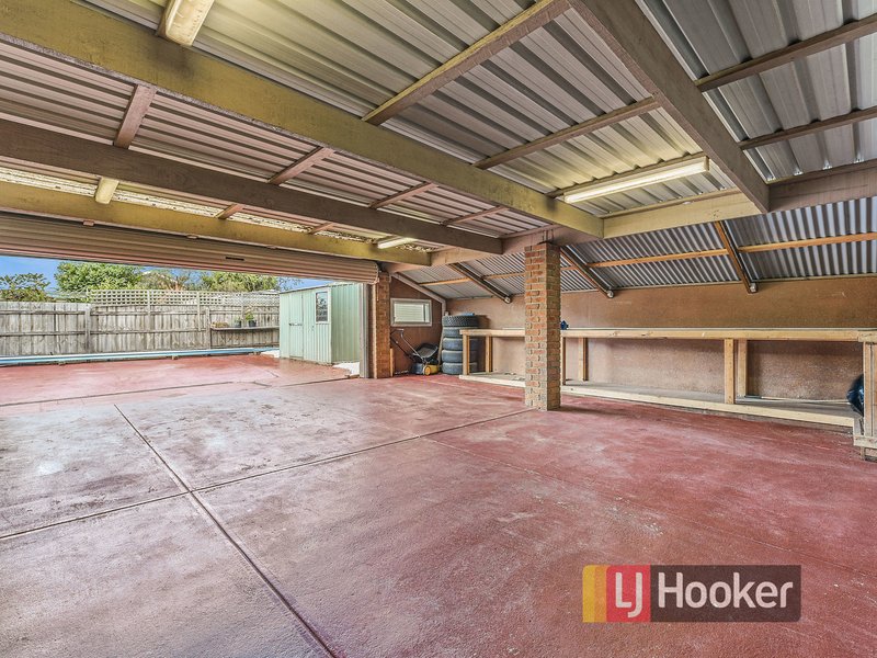 Photo - 2 Lindenow Court, Cranbourne North VIC 3977 - Image 12