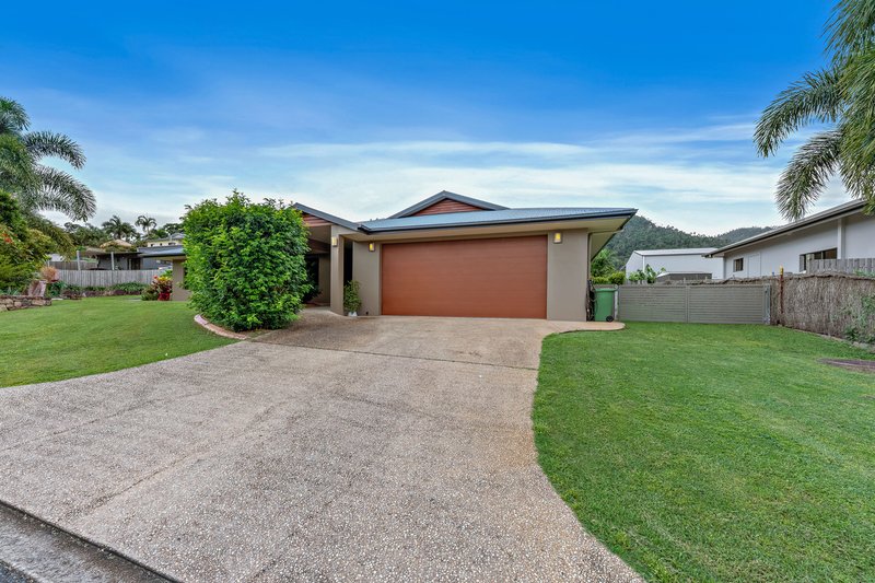 Photo - 2 Linscot Close, Cannonvale QLD 4802 - Image 2