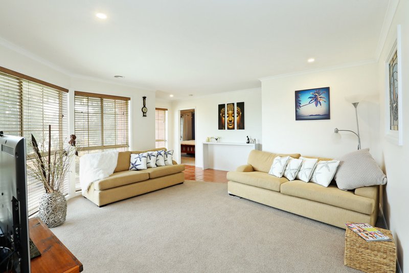 Photo - 2 Lipson Drive, Lara VIC 3212 - Image 3