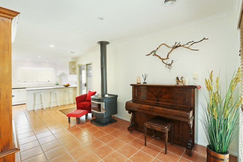 Photo - 2 Lipson Drive, Lara VIC 3212 - Image 7