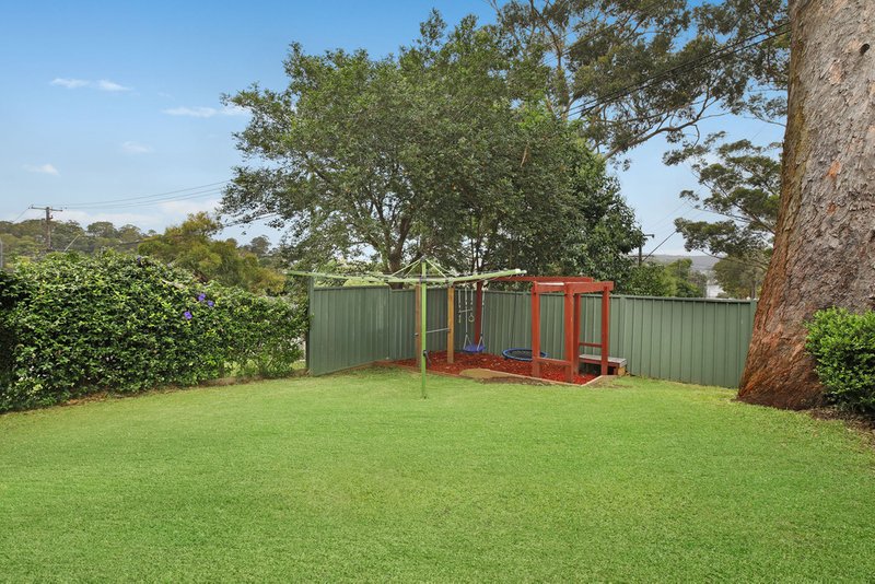 Photo - 2 Llewellyn Street, Saratoga NSW 2251 - Image 15