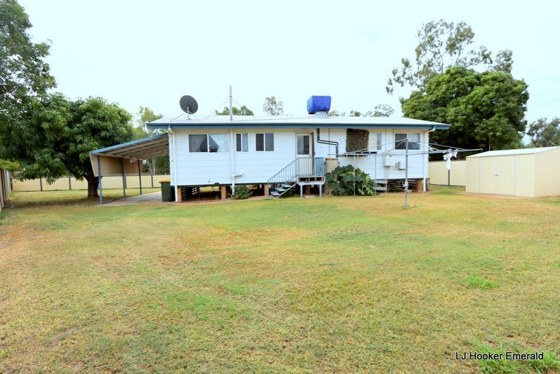 Photo - 2 Loch Street, Emerald QLD 4720 - Image 2