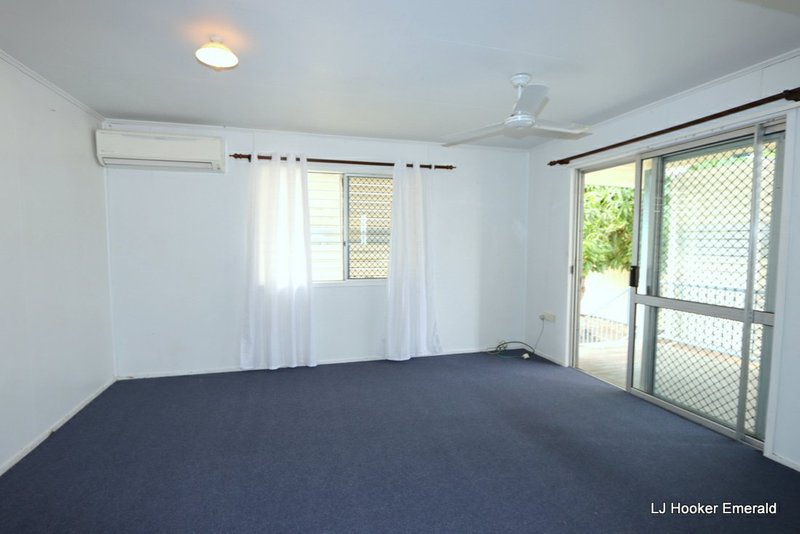 Photo - 2 Loch Street, Emerald QLD 4720 - Image 4