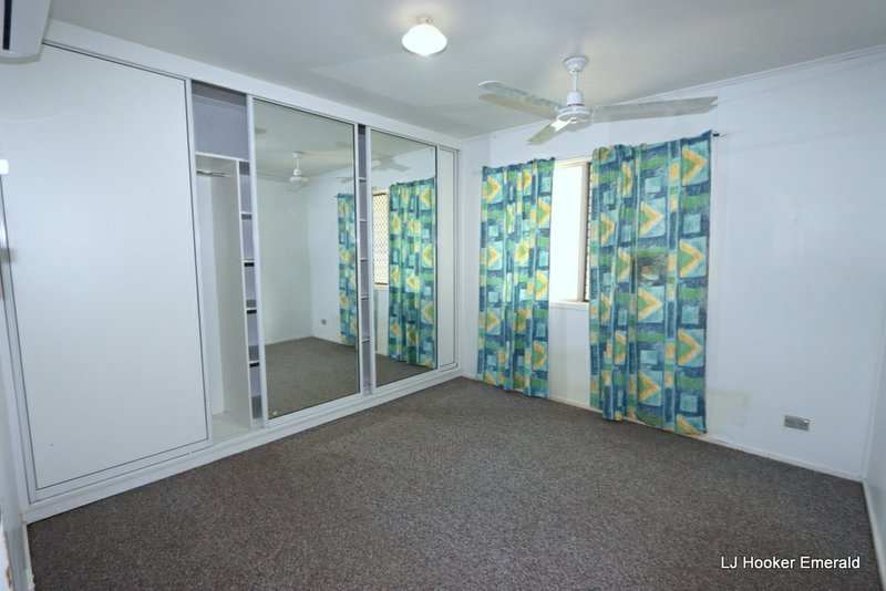 Photo - 2 Loch Street, Emerald QLD 4720 - Image 6