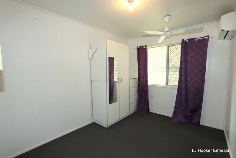 Photo - 2 Loch Street, Emerald QLD 4720 - Image 7