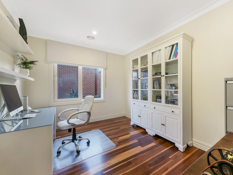 Photo - 2 Lockens Avenue, Glen Waverley VIC 3150 - Image 24