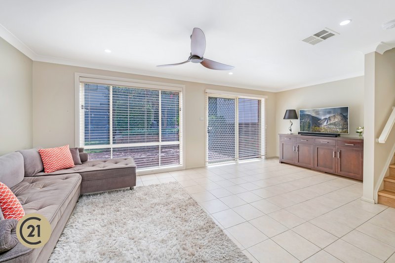 Photo - 2 Lockyer Close, Dural NSW 2158 - Image 6