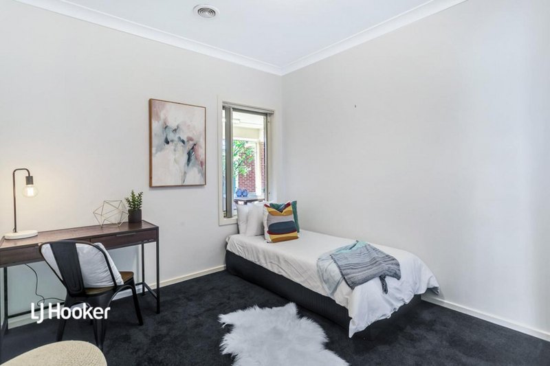 Photo - 2 Lord Howe Crescent, Mawson Lakes SA 5095 - Image 5