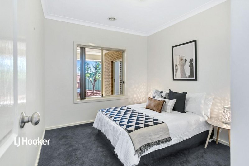 Photo - 2 Lord Howe Crescent, Mawson Lakes SA 5095 - Image 6