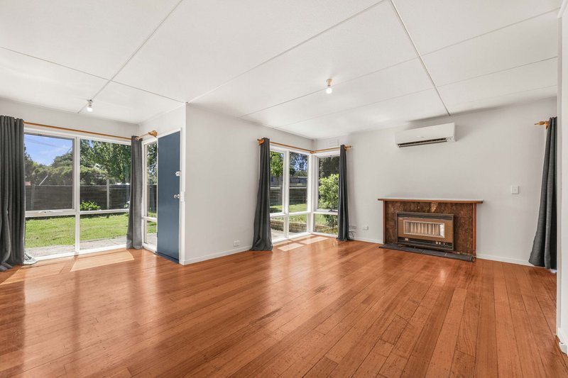 Photo - 2 Loretto Avenue, Ferntree Gully VIC 3156 - Image 4