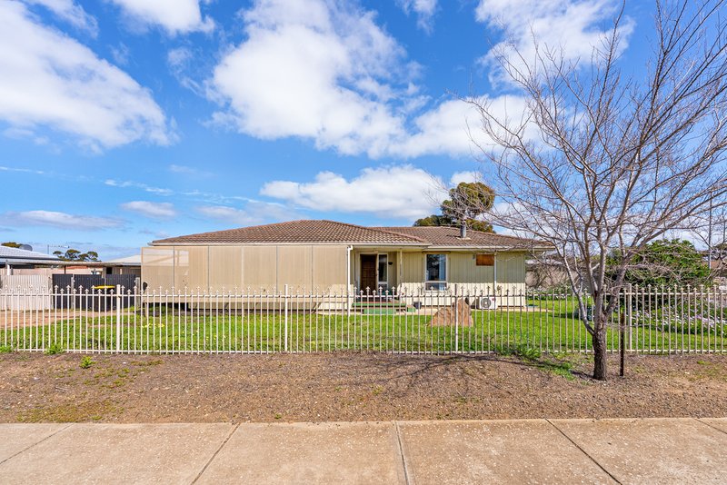 Photo - 2 Lorikeet Avenue, Murray Bridge SA 5253 - Image 1