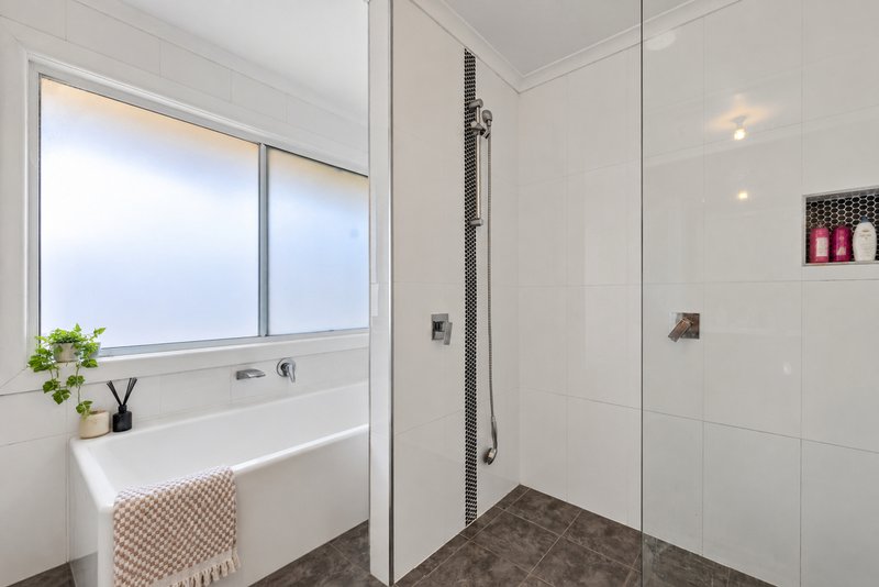 Photo - 2 Lorikeet Avenue, Murray Bridge SA 5253 - Image 6