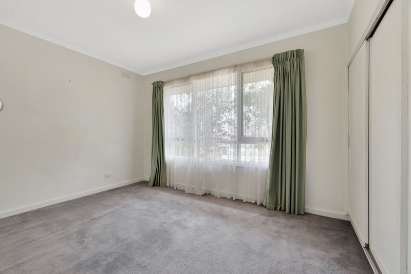 Photo - 2 Lorraine Place, Bacchus Marsh VIC 3340 - Image 10