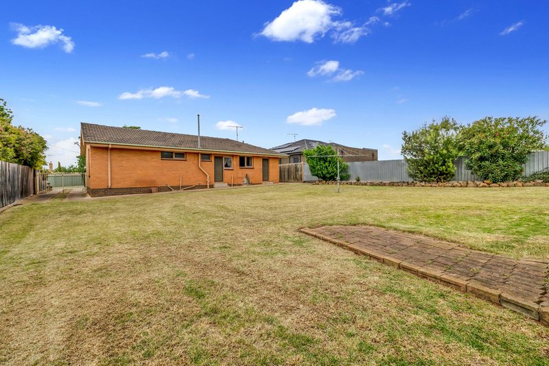 Photo - 2 Lorraine Place, Bacchus Marsh VIC 3340 - Image 14