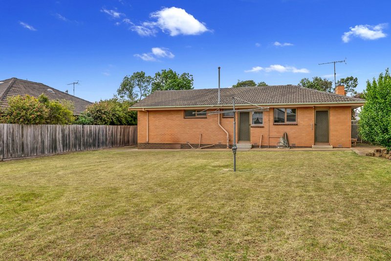 Photo - 2 Lorraine Place, Bacchus Marsh VIC 3340 - Image 15