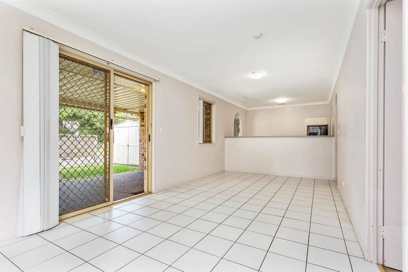 Photo - 2 Lorrikeet Street, Bundamba QLD 4304 - Image 5