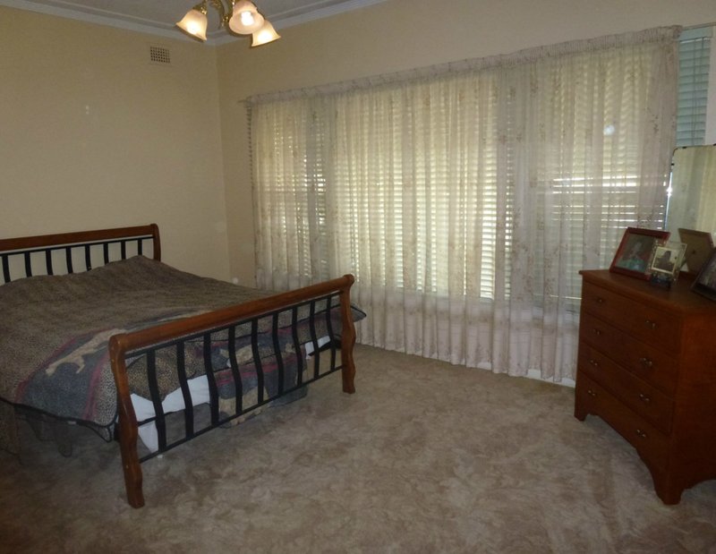 Photo - 2 Lovett Avenue, Dubbo NSW 2830 - Image 2