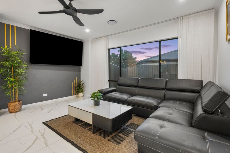 Photo - 2 Lucas Way, Belivah QLD 4207 - Image 2