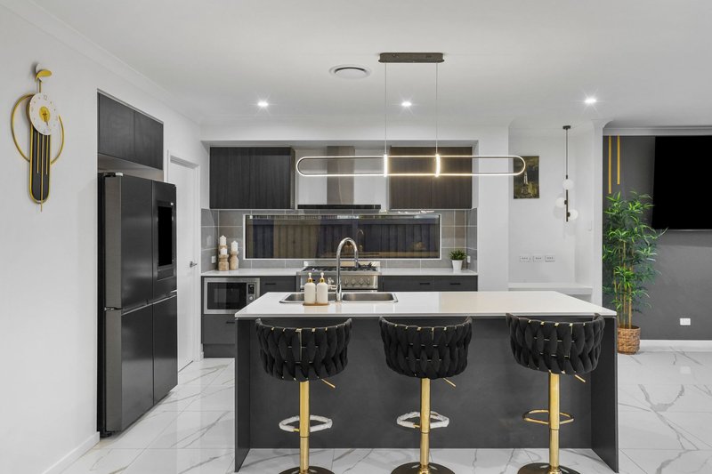 Photo - 2 Lucas Way, Belivah QLD 4207 - Image 4