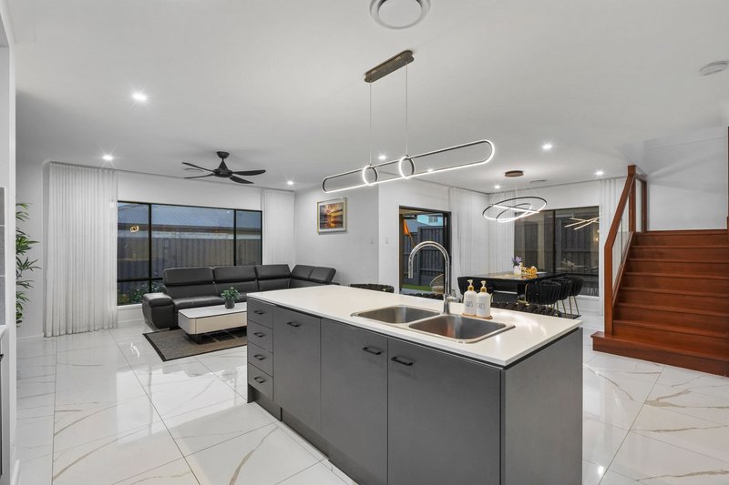 Photo - 2 Lucas Way, Belivah QLD 4207 - Image 7