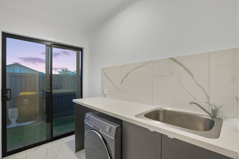 Photo - 2 Lucas Way, Belivah QLD 4207 - Image 13