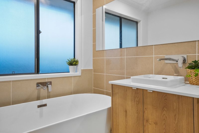 Photo - 2 Lucas Way, Belivah QLD 4207 - Image 21
